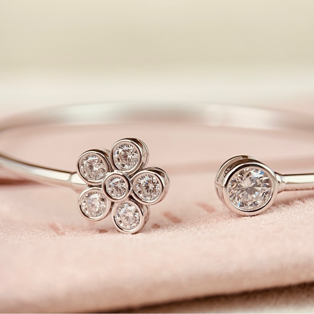 S925 Moissanite Flower Open Bangle Bracelet - Picture 5 of 6